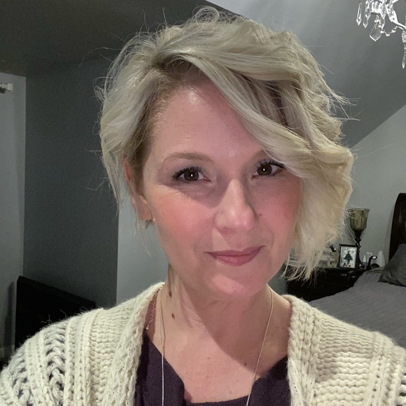 Meet your Posher, Chrystal - Picture 1 of 1